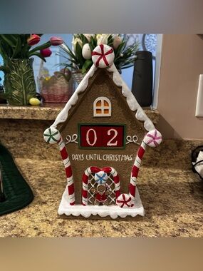 Holiday Gingerbread Christmas Countdown House